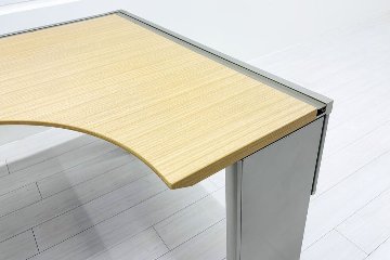 イトーキ 中古 L型デスク L字デスク 角テーブル L型机 L字机 中古オフィス家具 1600/1200/720 右ラウンドの画像