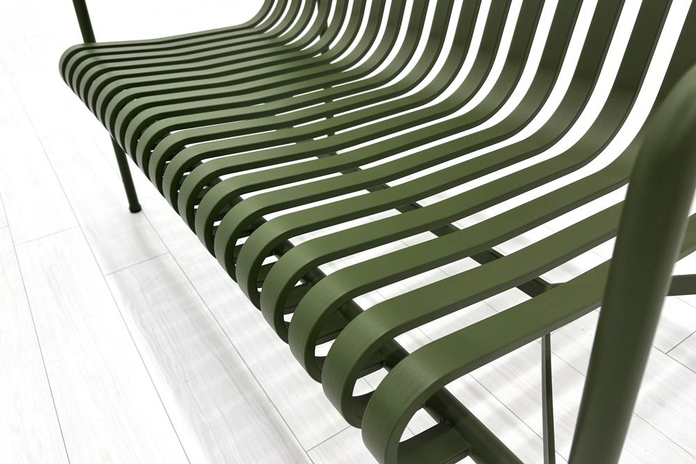 HAY PALISSADE DINING BENCH ヘイ パリセイド ダイニングベンチ 中古 中古オフィス家具 オリーブ 1280/700/800の画像