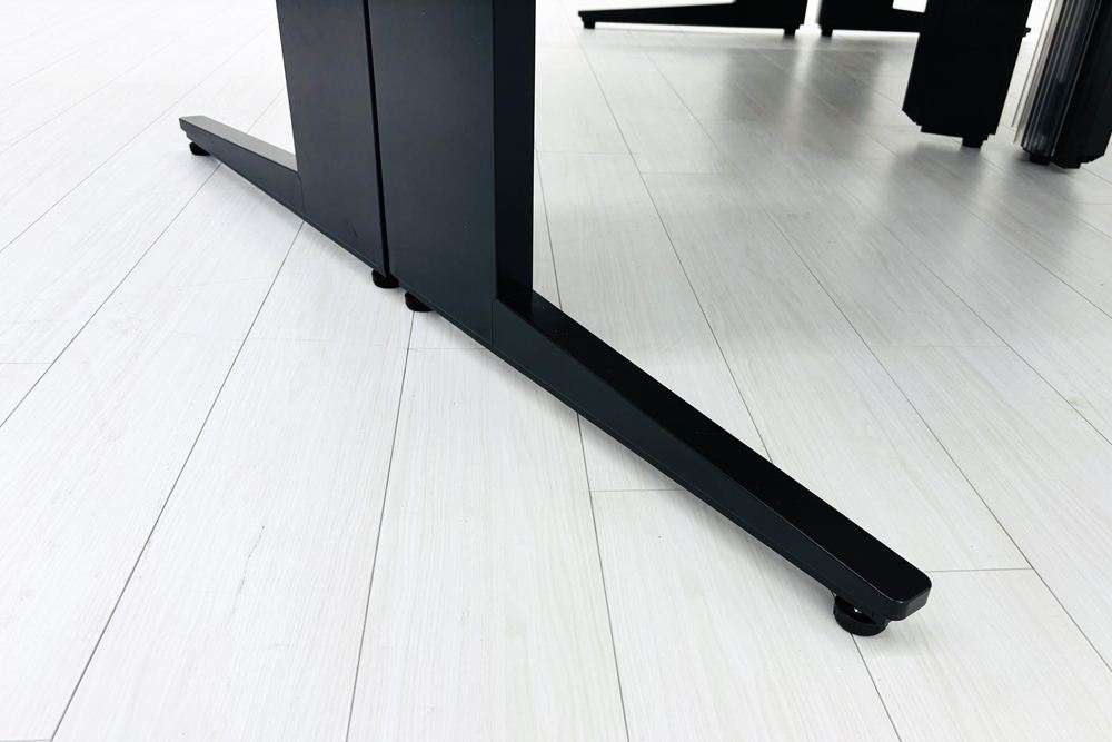 オカムラ プロユニット ブーメランデスク 中古 【三台セット】 幅1200 中古オフィス家具 プライズウッドミディアムの画像