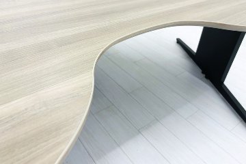 オカムラ プロユニット ブーメランデスク 中古 【三台セット】 幅1200 中古オフィス家具 プライズウッドミディアムの画像