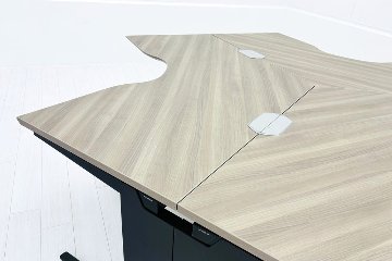 オカムラ プロユニット ブーメランデスク 中古 【三台セット】 幅1200 中古オフィス家具 プライズウッドミディアムの画像