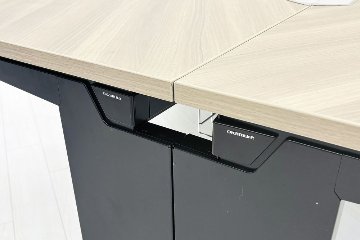 オカムラ プロユニット ブーメランデスク 中古 【三台セット】 幅1200 中古オフィス家具 プライズウッドミディアムの画像