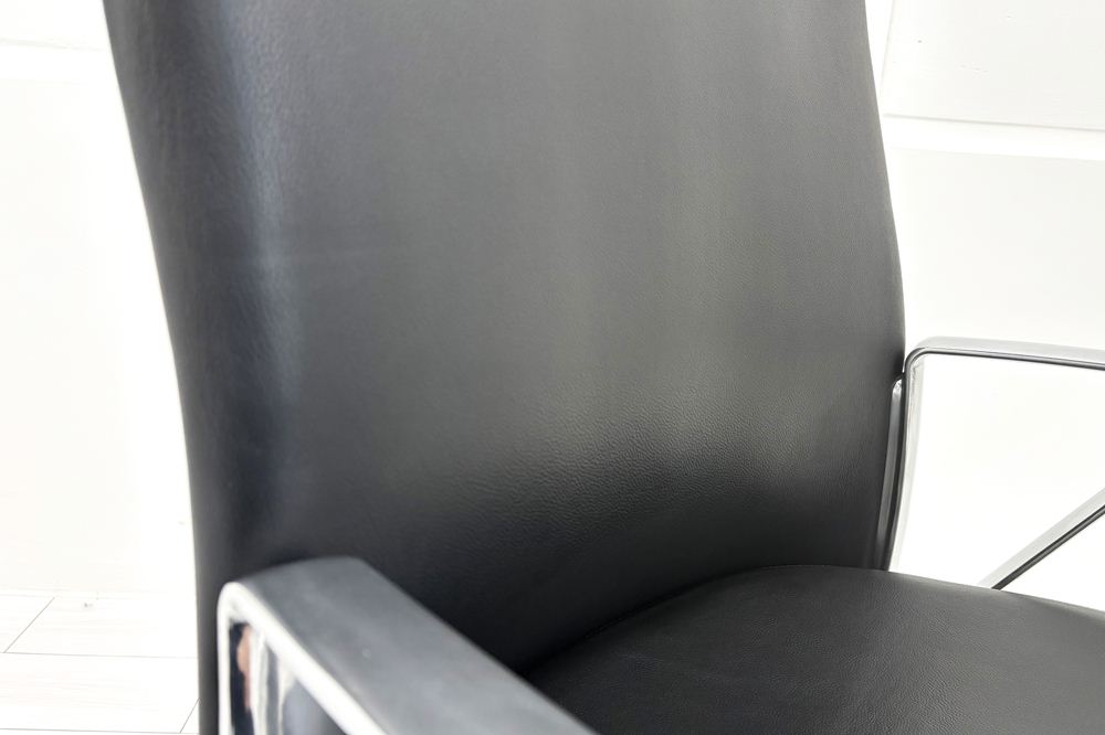 【ポリッシュ脚ピカピカ磨き有！】 ノール Knoll ノル リミックスチェア 中古 2020年製 ハイバック アルミループ肘 アルミミラー脚 ブラック レザーの画像