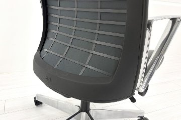 【ポリッシュ脚ピカピカ磨き有！】 ノール Knoll ノル リミックスチェア 中古 2020年製 ハイバック アルミループ肘 アルミミラー脚 ブラック レザーの画像