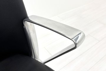 【ポリッシュ脚ピカピカ磨き有！】 ノール Knoll ノル リミックスチェア 中古 2020年製 ハイバック アルミループ肘 アルミミラー脚 ブラック レザーの画像