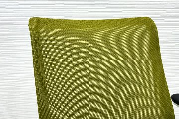 コクヨ ミトラチェア 2021年製 中古 KOKUYO Mitra 背メッシュ 可動肘 中古事務椅子 中古オフィス家具 ライトオリーブの画像