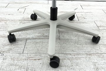 コクヨ ミトラチェア 2021年製 中古 KOKUYO Mitra 背メッシュ 可動肘 中古事務椅子 中古オフィス家具 ライトオリーブの画像