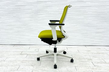 コクヨ ミトラチェア 2021年製 中古 KOKUYO Mitra 背メッシュ 可動肘 中古事務椅子 中古オフィス家具 ライトオリーブの画像