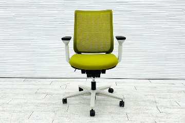 コクヨ ミトラチェア 2021年製 中古 KOKUYO Mitra 背メッシュ 可動肘 中古事務椅子 中古オフィス家具 ライトオリーブの画像