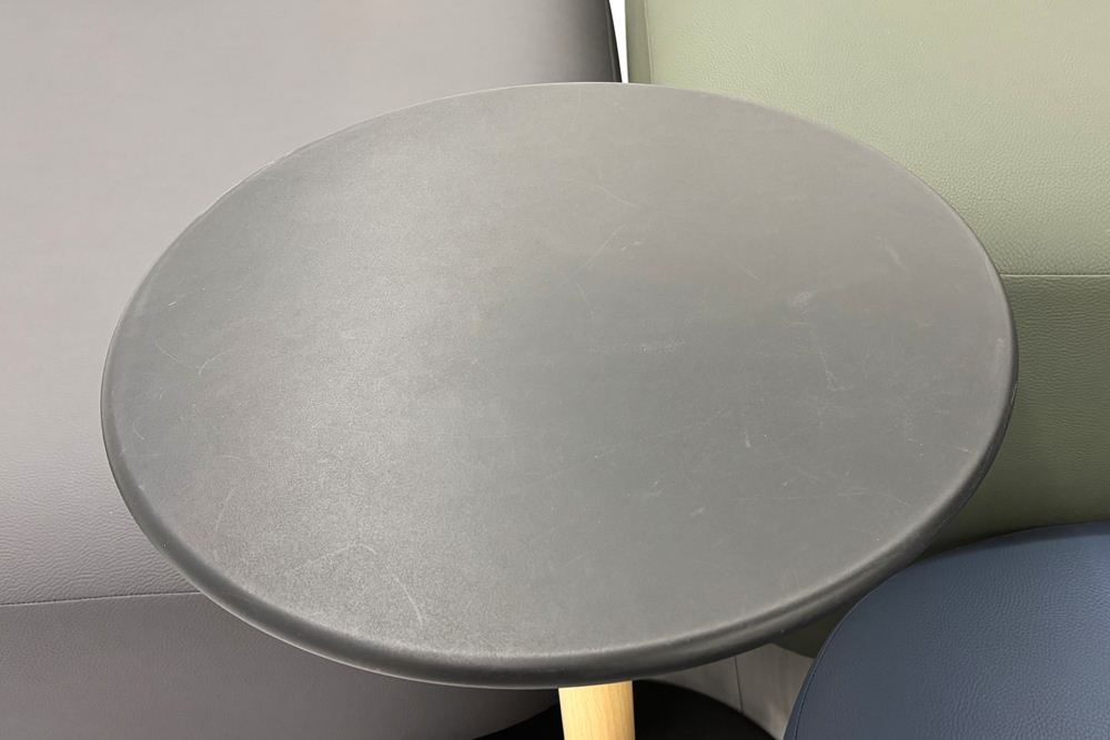 Viccarbe COMMON ヴィッカルベ ベンチテーブル 中古 応接ソファー ロビーソファー 深澤直人 中古オフィス家具の画像