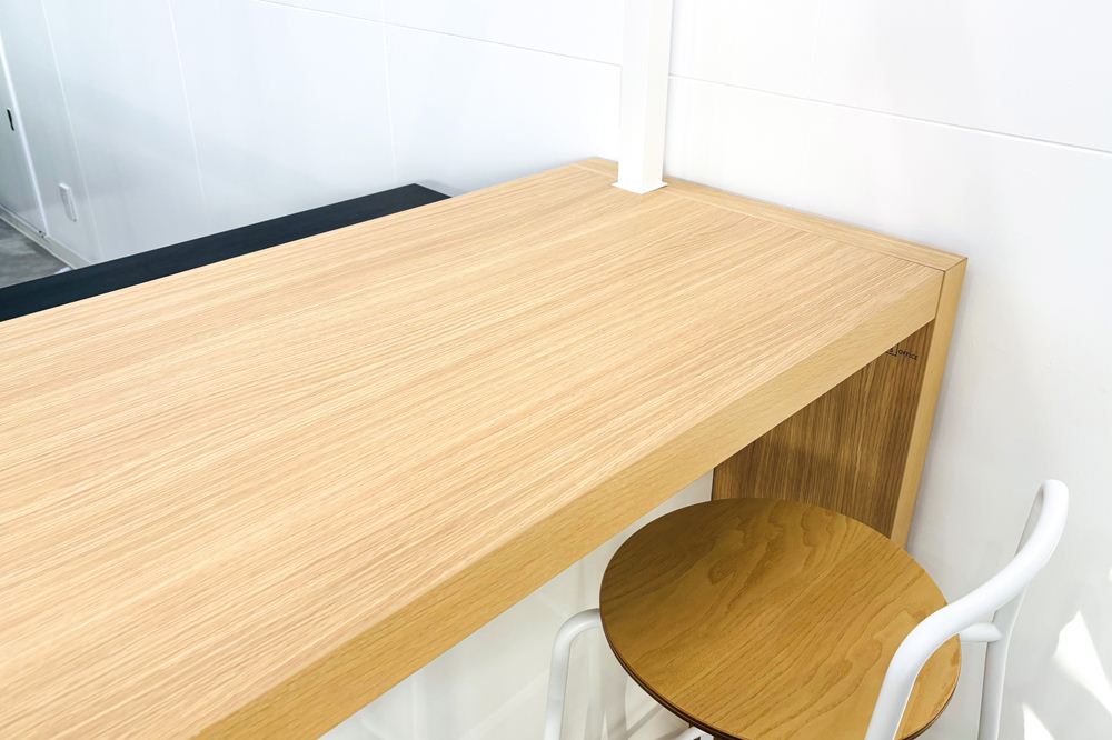 DAYS OFFICE コクヨ デイズオフィス ビッグカウンター L型 中古 ローカウンター チェア やぐら 照明付 中古オフィス家具 3160/2260の画像