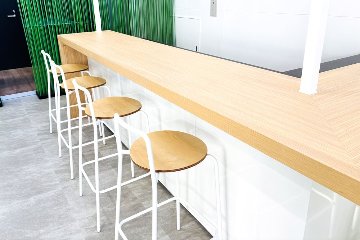 DAYS OFFICE コクヨ デイズオフィス ビッグカウンター L型 中古 ローカウンター チェア やぐら 照明付 中古オフィス家具 3160/2260の画像
