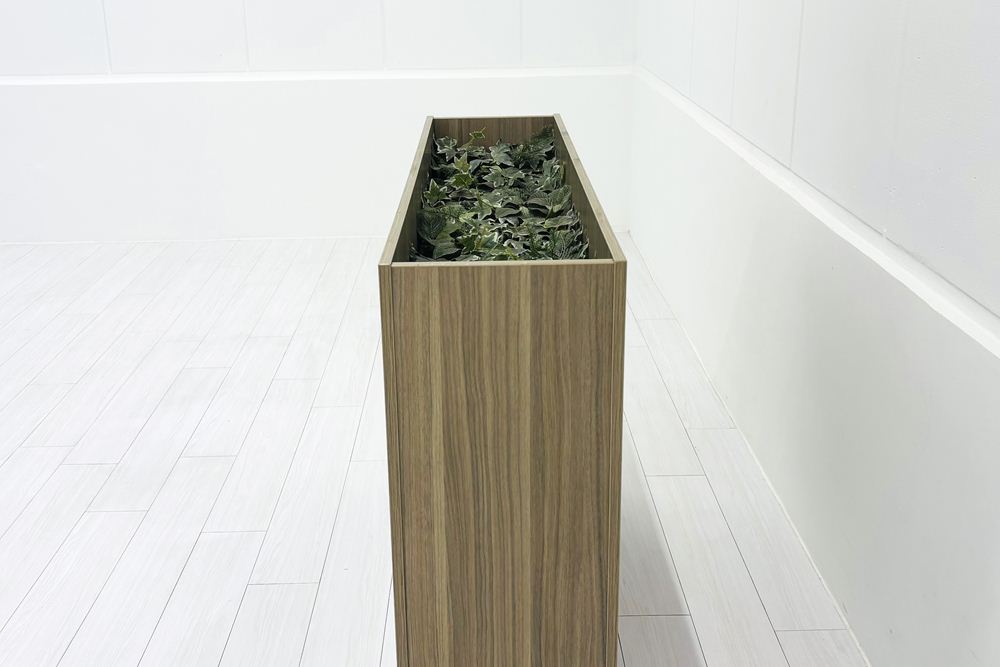 イトーキ プラントボックス ハイタイプ 造花付き 中古 フェイクグリーン 間地切り 中古オフィス家具 フラワースタンド 1200/300/900の画像