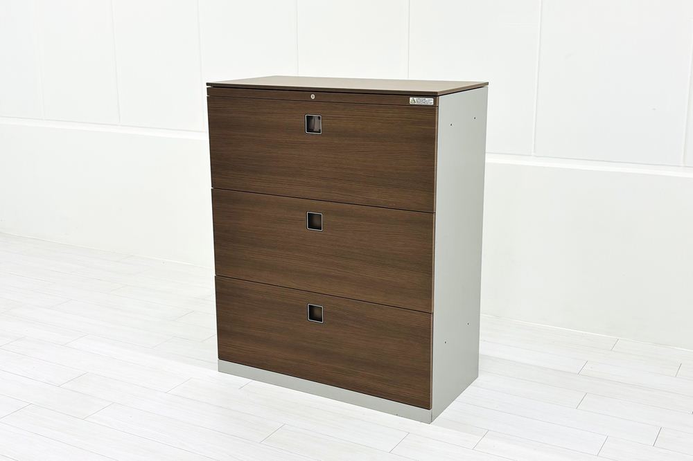 オカムラ レクトライン 3段ラテラル書庫 スチール 中古 キャビネット スチール書庫 中古オフィス家具 ネオウッドダーク シリンダー錠 900/450/1120の画像