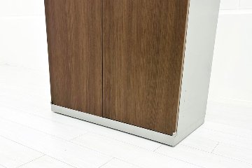 【車上渡し 法人様限定商品】 オカムラ レクトライン 両開き書庫 中古 キャビネット スチール書庫 中古オフィス家具 ネオウッドダーク シリンダー錠 900/450/2150の画像