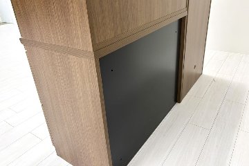 DX-4Nシリーズ オカムラ 役員家具 【3点セット】 中古 ガラス書庫 ワードローブ 両開き書庫 中古オフィス家具 の画像