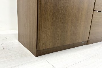 DX-4Nシリーズ オカムラ 役員家具 【3点セット】 中古 ガラス書庫 ワードローブ 両開き書庫 中古オフィス家具 の画像