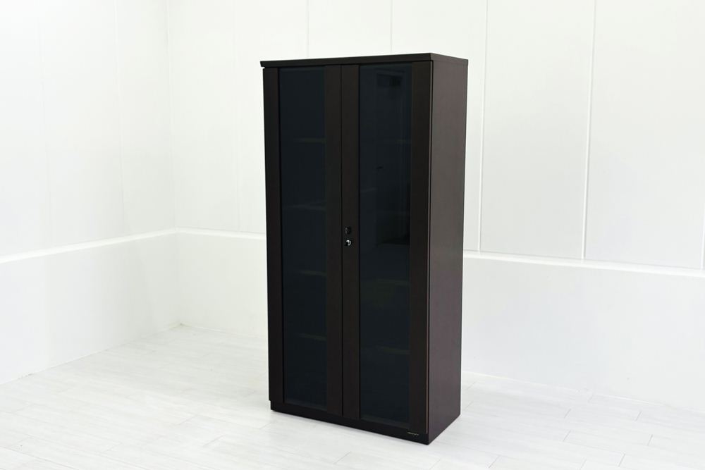 オカムラ ガラス書庫 ガラス書架 収納家具 中古書架 中古オフィス家具 役員収納家具 900/450/1810の画像