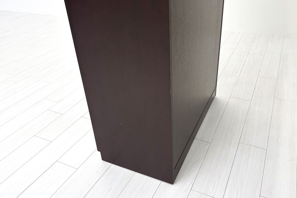 オカムラ ガラス書庫 ガラス書架 収納家具 中古書架 中古オフィス家具 役員収納家具 900/450/1810の画像