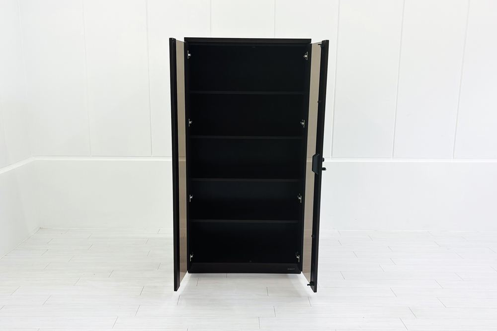オカムラ ガラス書庫 ガラス書架 収納家具 中古書架 中古オフィス家具 役員収納家具 900/450/1810の画像