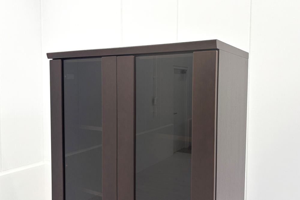 オカムラ ガラス書庫 ガラス書架 収納家具 中古書架 中古オフィス家具 役員収納家具 900/450/1810の画像