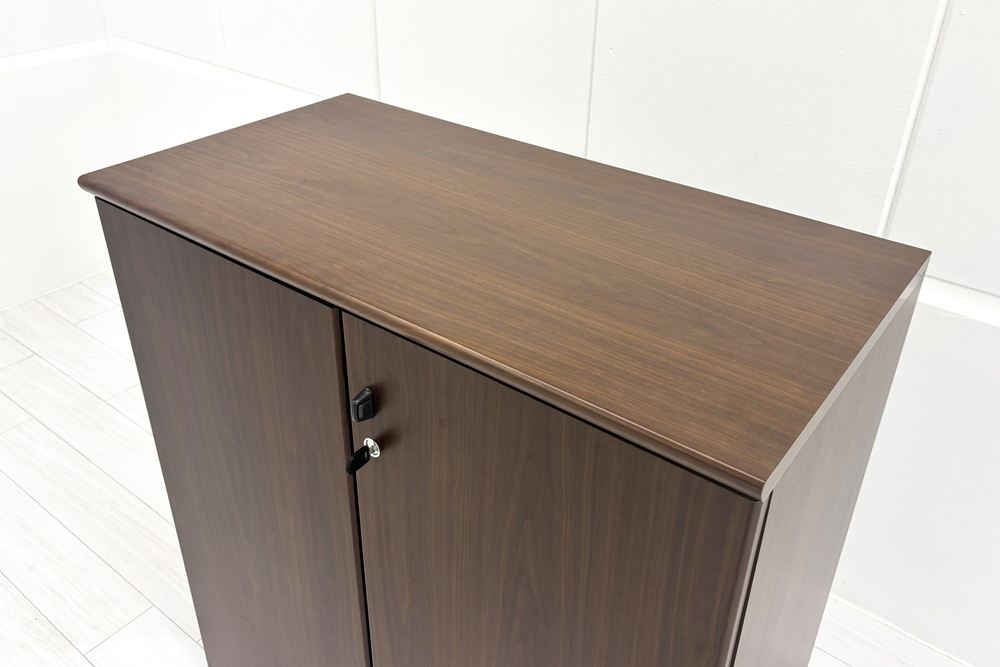 DX-4Nシリーズ オカムラ 役員家具 中古 両開き書庫 中古オフィス家具 900/465/1015の画像