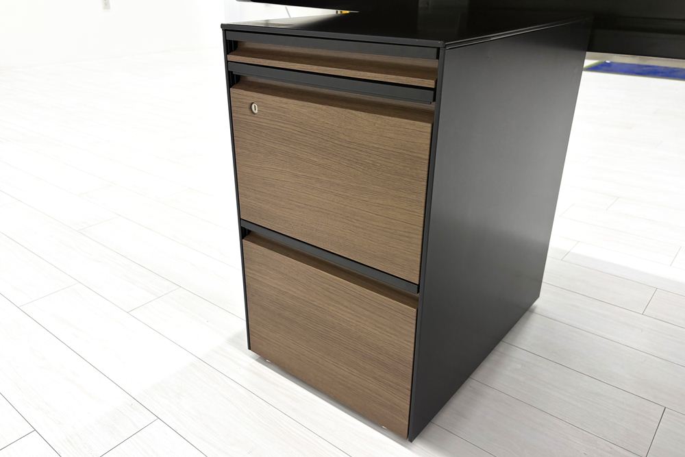 オカムラ 中古 L型デスク プロステージ クレスト 中古デスク 中古机 中古オフィス家具 2200/1600/720の画像
