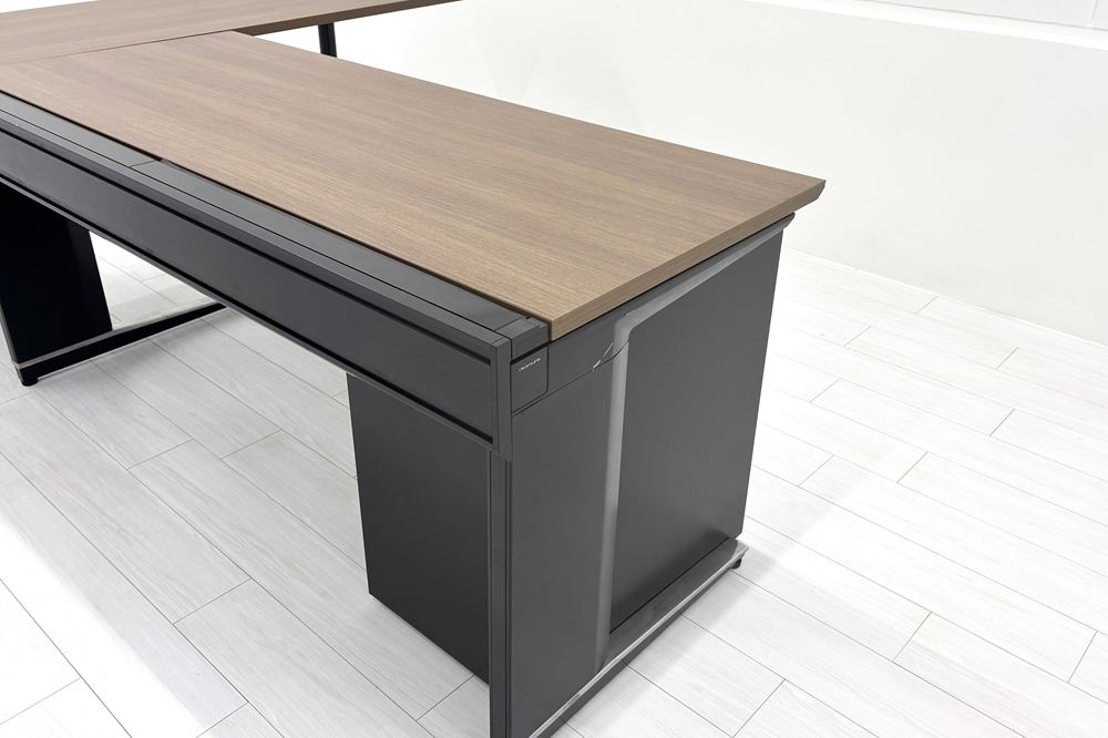 オカムラ 中古 L型デスク プロステージ クレスト 中古デスク 中古机 中古オフィス家具 2200/1600/720の画像