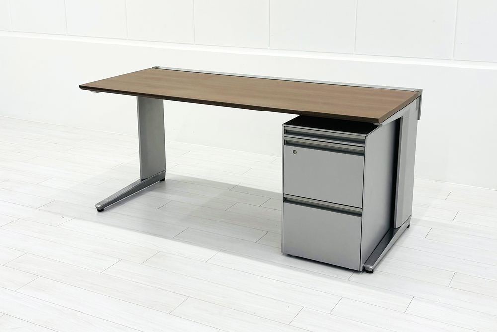 【3段ワゴンセット】 オカムラ 中古 平机 プロステージクレスト 中古デスク 中古机 中古オフィス家具 1600/700/720の画像
