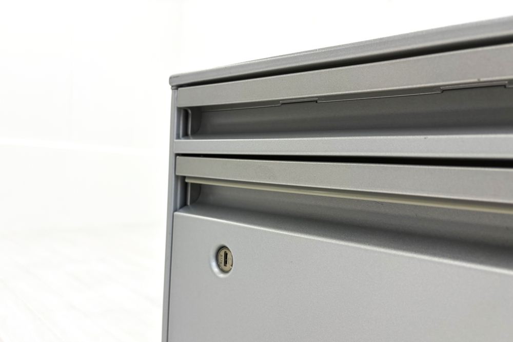【3段ワゴンセット】 オカムラ 中古 平机 プロステージクレスト 中古デスク 中古机 中古オフィス家具 1600/700/720の画像