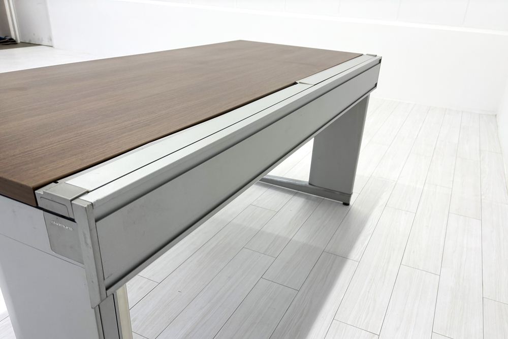 【3段ワゴンセット】 オカムラ 中古 平机 プロステージクレスト 中古デスク 中古机 中古オフィス家具 1600/700/720の画像