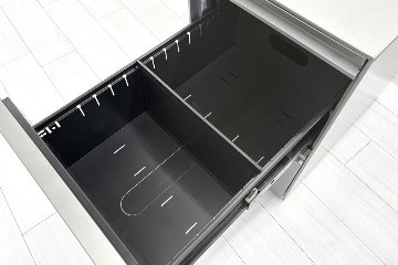 【3段ワゴンセット】 オカムラ 中古 平机 プロステージクレスト 中古デスク 中古机 中古オフィス家具 1600/700/720の画像