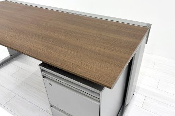 【3段ワゴンセット】 オカムラ 中古 平机 プロステージクレスト 中古デスク 中古机 中古オフィス家具 1600/700/720の画像