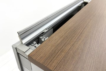 【3段ワゴンセット】 オカムラ 中古 平机 プロステージクレスト 中古デスク 中古机 中古オフィス家具 1600/700/720の画像