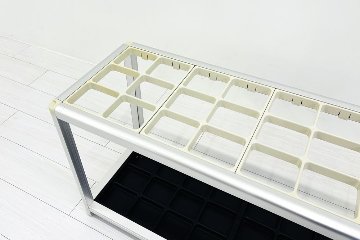 イトーキ 傘立て 中古 かさたて 36人用 アンブレラスタンド 36マス アルミ 傘たて 業務用 中古オフィス家具 VWF-303の画像