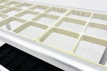 イトーキ 傘立て 中古 かさたて 36人用 アンブレラスタンド 36マス アルミ 傘たて 業務用 中古オフィス家具 VWF-303の画像
