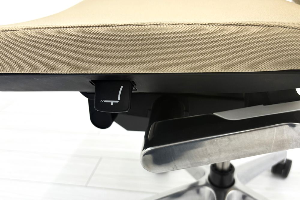 ヴェントチェア イトーキ Vento 2018年製 中古 OAチェア オフィスチェア 中古オフィス家具 KE-837JB-ZWY3 ベージュの画像