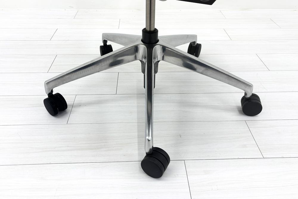 ヴェントチェア イトーキ Vento 2018年製 中古 OAチェア オフィスチェア 中古オフィス家具 KE-837JB-ZWY3 ベージュの画像