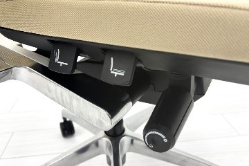 ヴェントチェア イトーキ Vento 2018年製 中古 OAチェア オフィスチェア 中古オフィス家具 KE-837JB-ZWY3 ベージュの画像