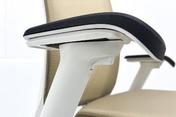 ヴェントチェア イトーキ Vento 2018年製 中古 OAチェア オフィスチェア 中古オフィス家具 KE-837JB-ZWY3 ベージュの画像