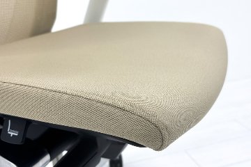 ヴェントチェア イトーキ Vento 2018年製 中古 OAチェア オフィスチェア 中古オフィス家具 KE-837JB-ZWY3 ベージュの画像