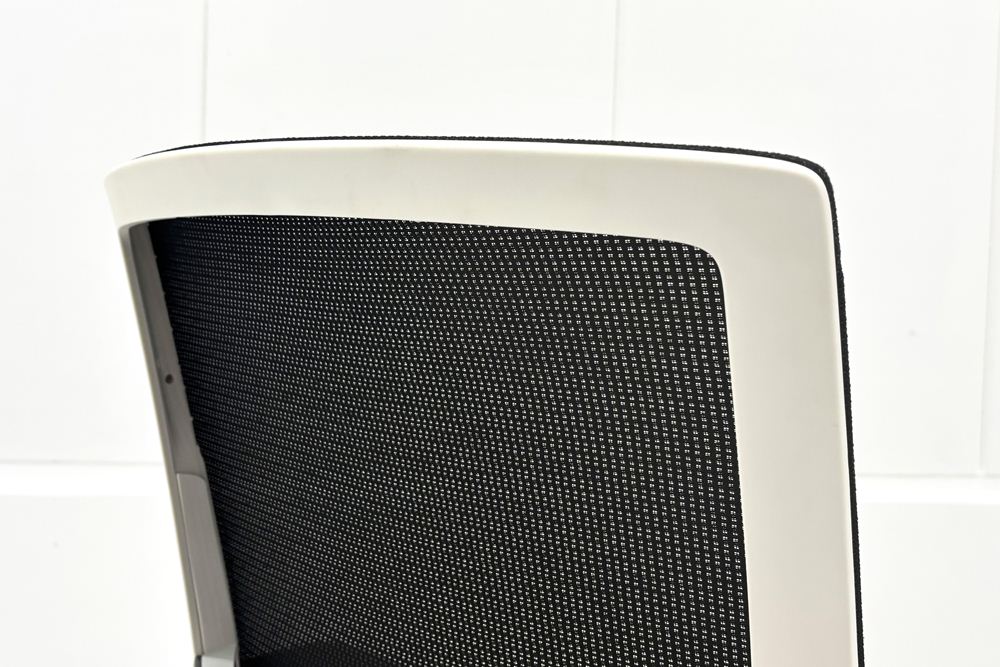 ヴェントチェア イトーキ Vento 2018年製 中古 OAチェア オフィスチェア 中古オフィス家具 KE-837JB-ZWT1 ブラックの画像