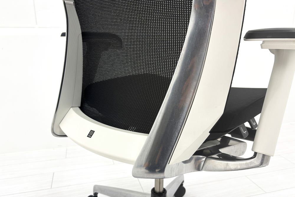 ヴェントチェア イトーキ Vento 2018年製 中古 OAチェア オフィスチェア 中古オフィス家具 KE-837JB-ZWT1 ブラックの画像