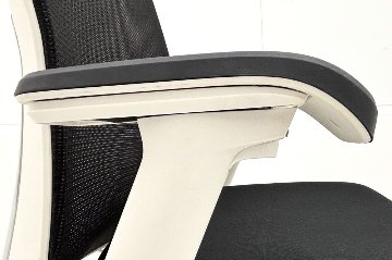 ヴェントチェア イトーキ Vento 2018年製 中古 OAチェア オフィスチェア 中古オフィス家具 KE-837JB-ZWT1 ブラックの画像