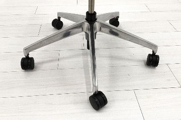 ヴェントチェア イトーキ Vento 2018年製 中古 OAチェア オフィスチェア 中古オフィス家具 KE-837JB-ZWT1 ブラックの画像