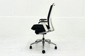 ヴェントチェア イトーキ Vento 2018年製 中古 OAチェア オフィスチェア 中古オフィス家具 KE-837JB-ZWT1 ブラックの画像