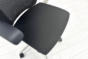 ヴェントチェア イトーキ Vento 2018年製 中古 OAチェア オフィスチェア 中古オフィス家具 KE-837JB-ZWT1 ブラックの画像