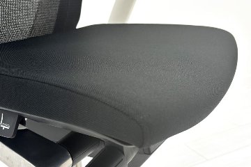 ヴェントチェア イトーキ Vento 2018年製 中古 OAチェア オフィスチェア 中古オフィス家具 KE-837JB-ZWT1 ブラックの画像