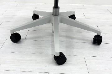 スチールケース シンクチェア 中古 2018年製 Steelcase Think 可動肘 中古オフィス家具 465A300 イエローの画像