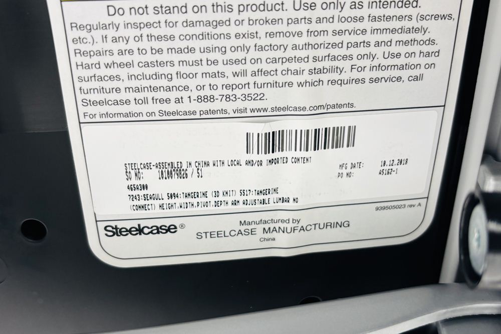 スチールケース シンクチェア 中古 2018年製 Steelcase Think 可動肘 中古オフィス家具 465A300 タンジェリンの画像